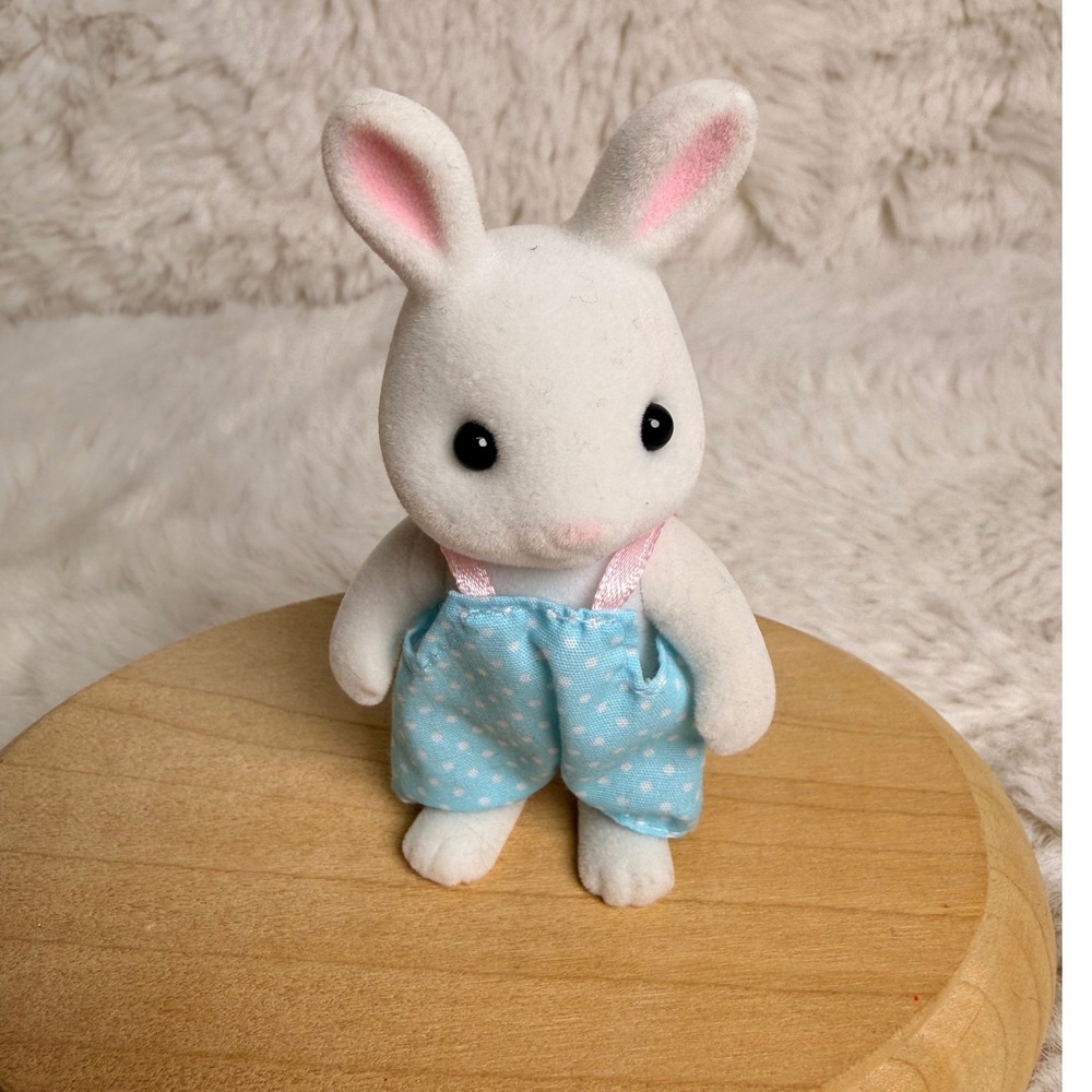 Calico Critters White Bunny Rabbit Figure Sylvanian Families Blue Polka Dot Clth